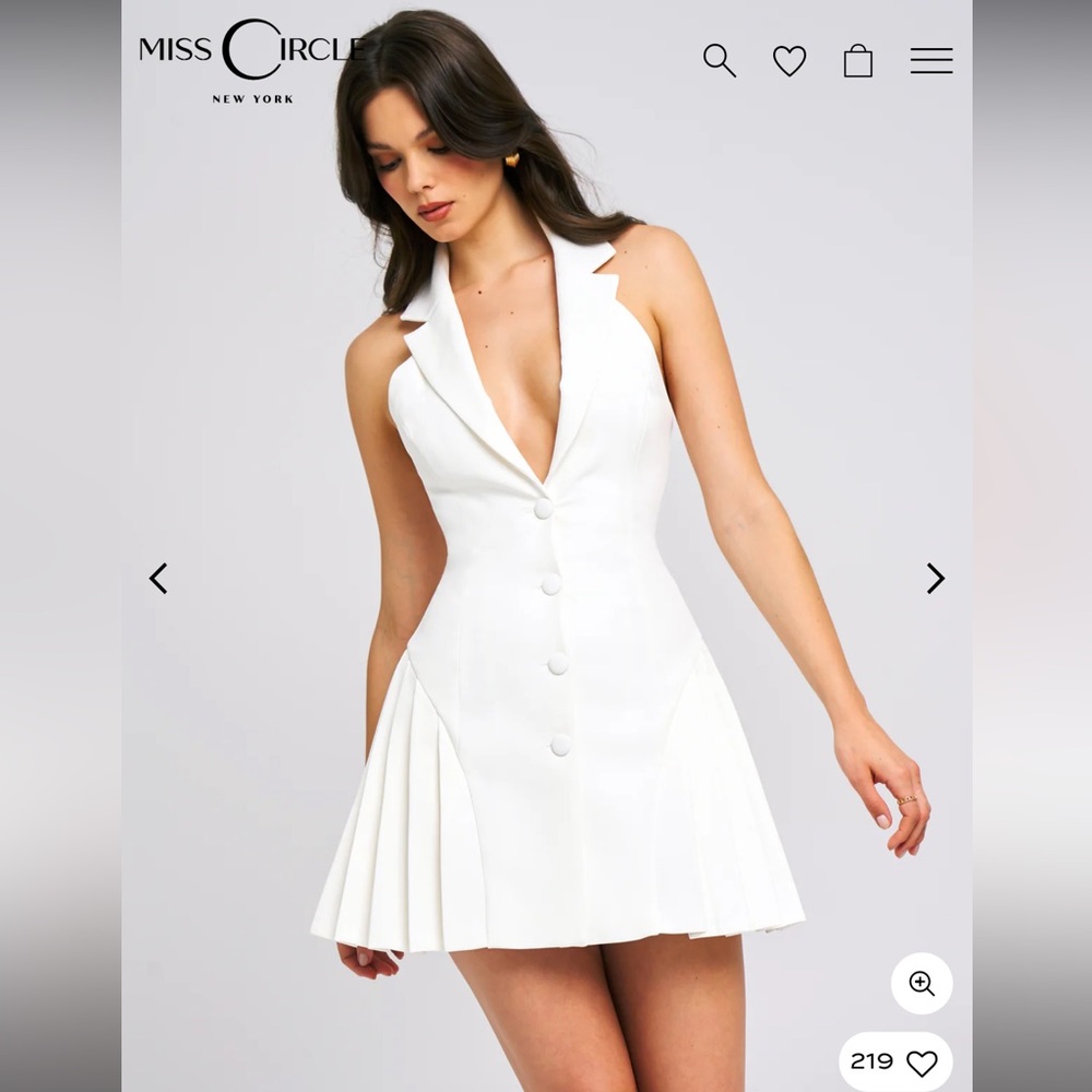 Miss Circle Reyna White Backless Pleated Mini Blazer Dress